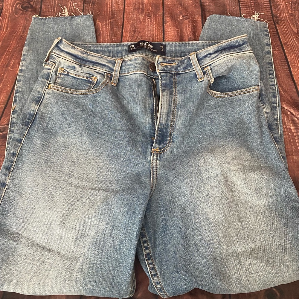 Hollister Jeans! Excellent condition.